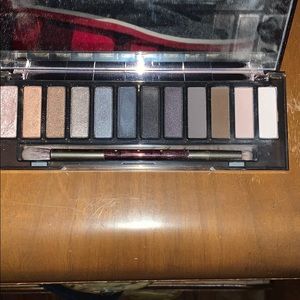 Urban Decay Naked Smoky Palette